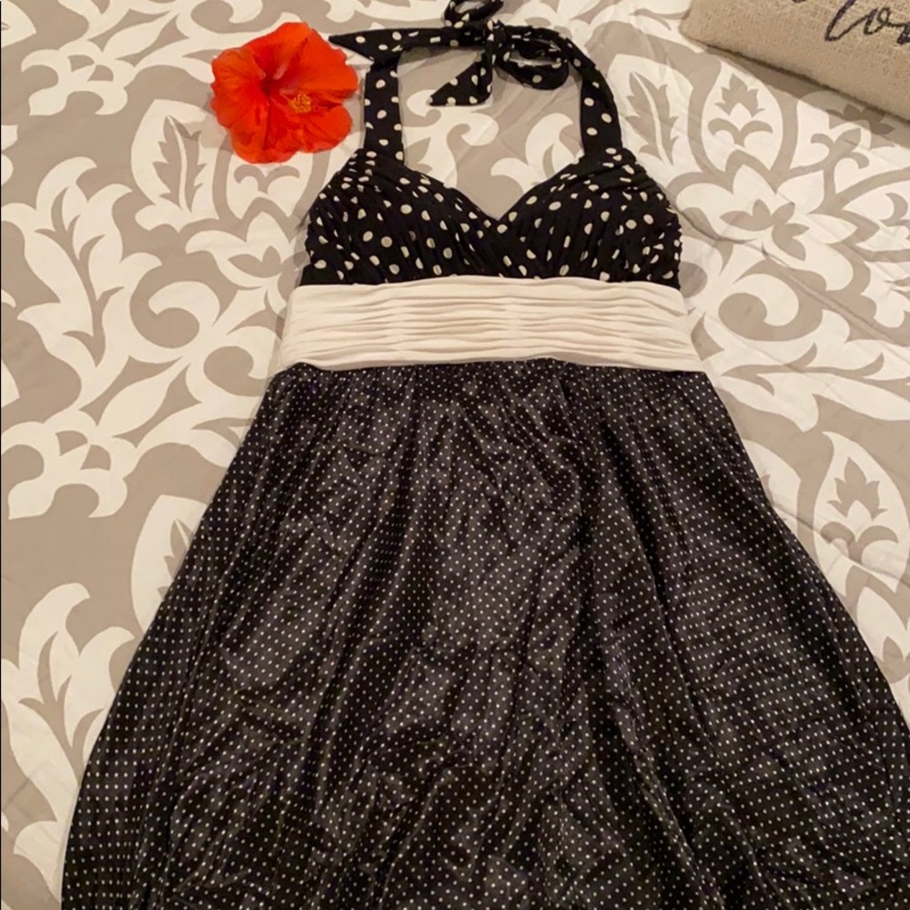 Polka dot halter dress - Picture 2 of 16